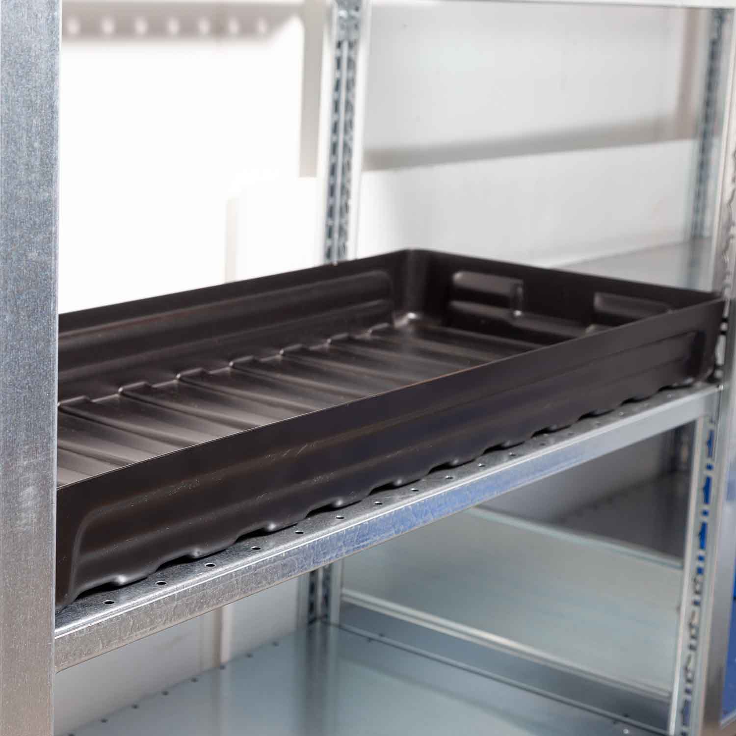 Lagerebene mit Auffangwanne aus PE für Kleingebinderegale, 1000 x 600 mm Kleingebinderegale Produktbild Lagerebene mit Auffangwanne aus PE für Kleingebinderegale, 1000 x 600 mm