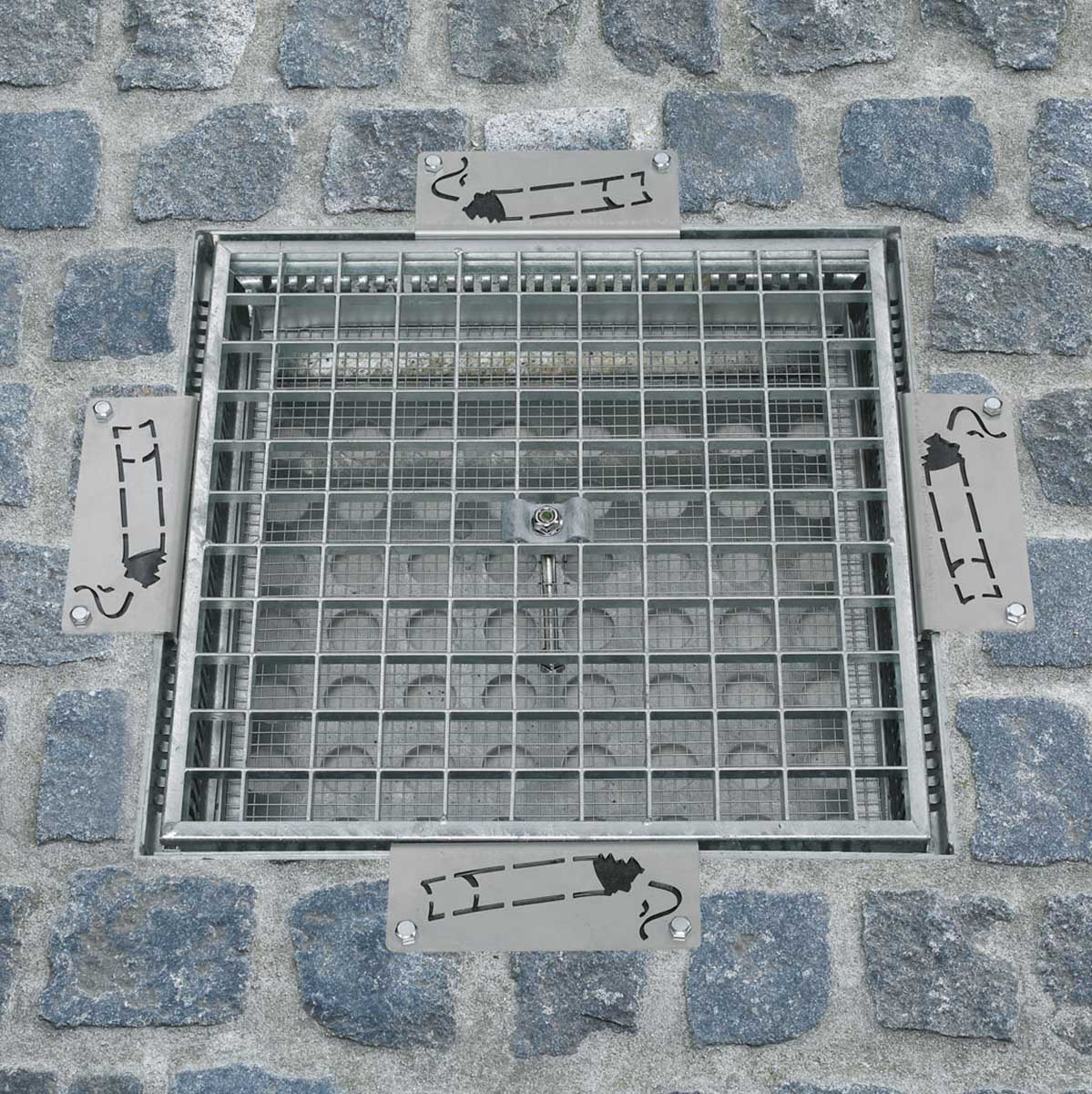 Bodenascher aus Stahl für Außenbereiche, 400x400x150 mm